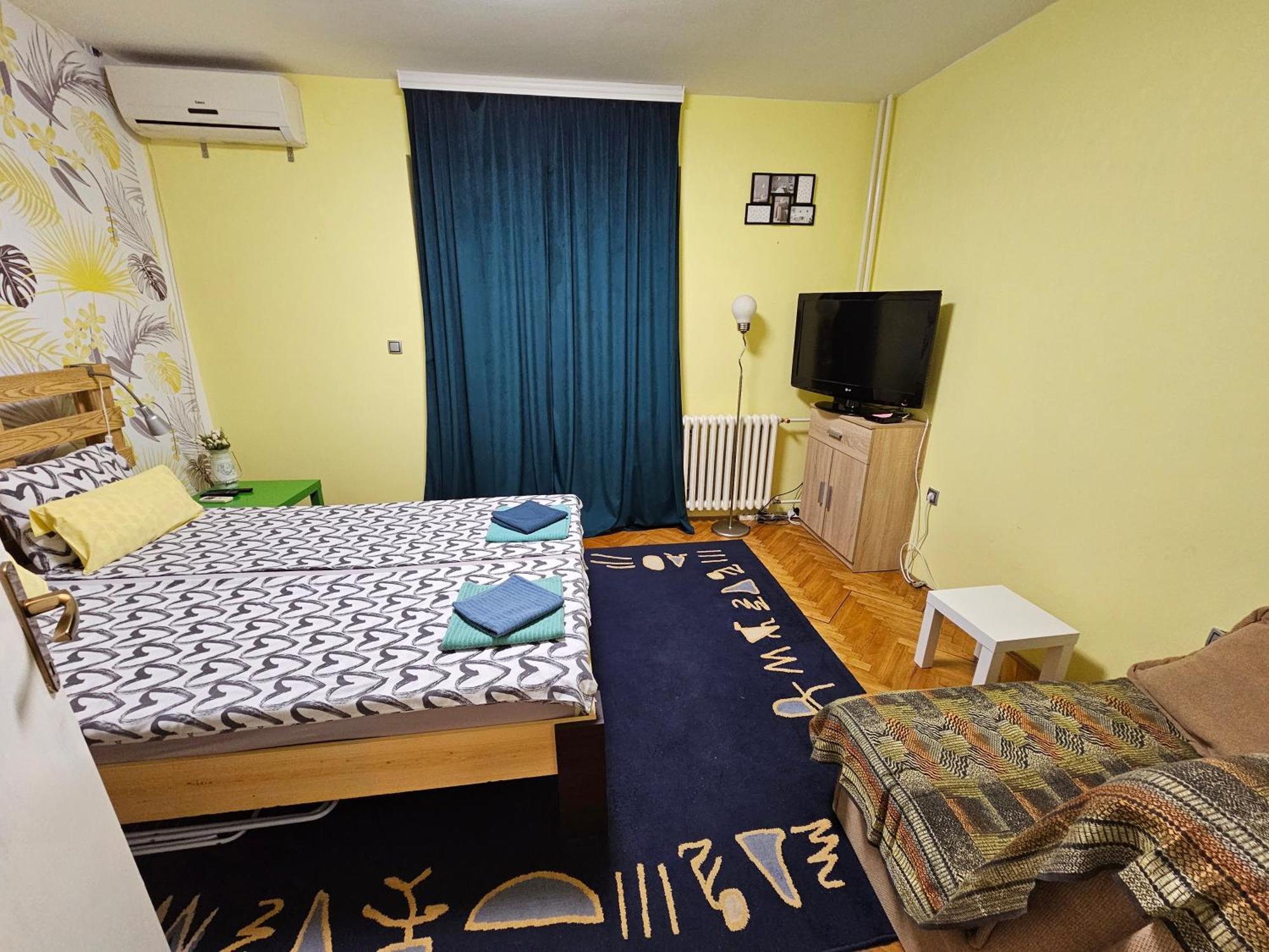 Apartman Yellow House Lägenhet Novi Sad Rum bild